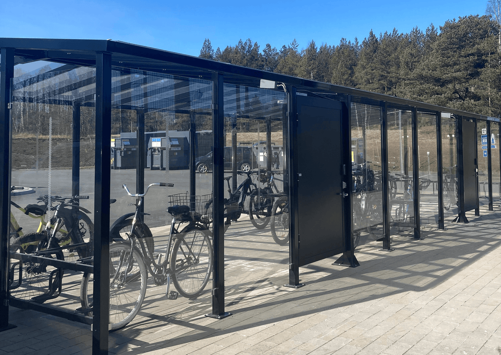 Prisma Raahe - modernia pyöräpysäköintiä ja laadukkaita kalusteratkaisuja