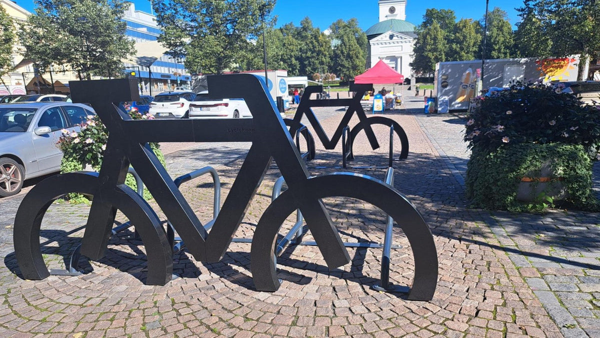 Hämeenlinnan tori – Bike Port -pyöräteline