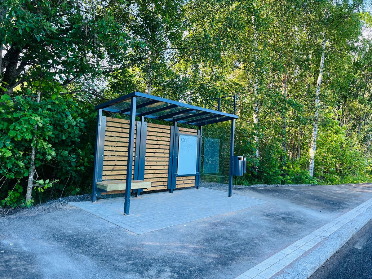 Porvoo – ViVa-bussikatos rimaseinillä ja sivulaseilla