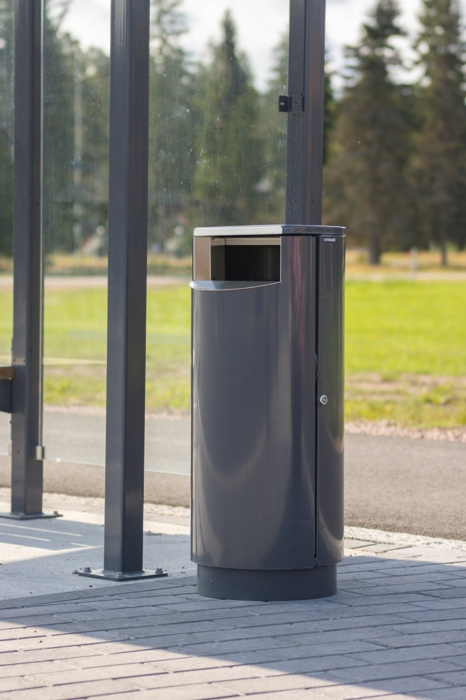 CITY® 100 -roska-astia värissä RAL 7024