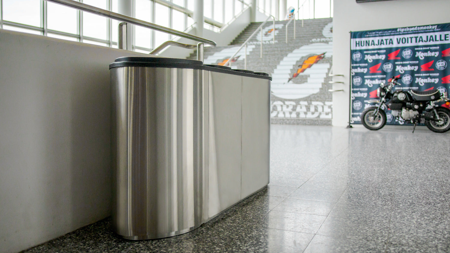 Bermuda Tetra – neljän jätelajin lajitteluastia Gatorade Centerissä