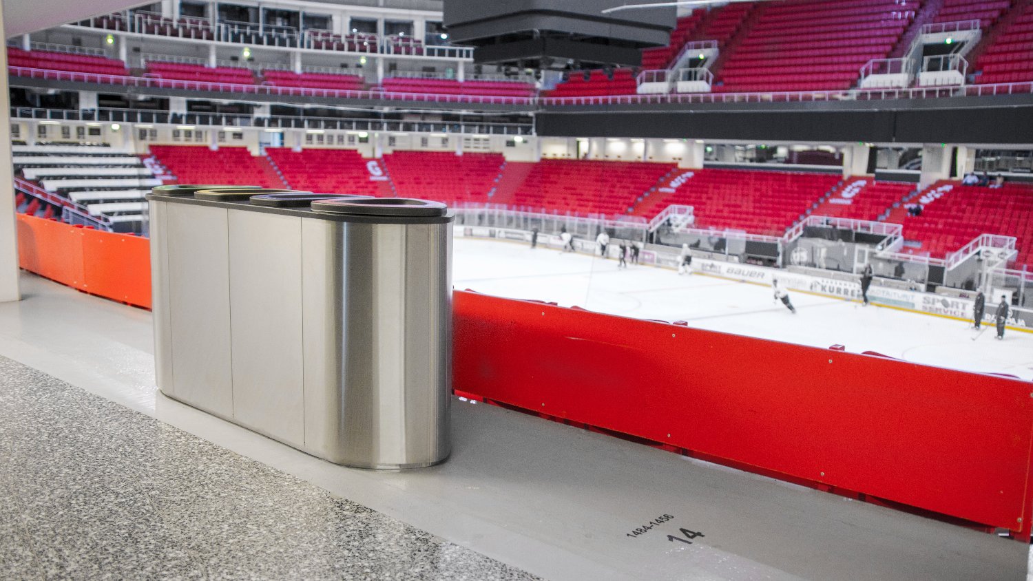 Rosterinen Bermuda Tetra -lajitteluastia Turun Gatorade Centerissä