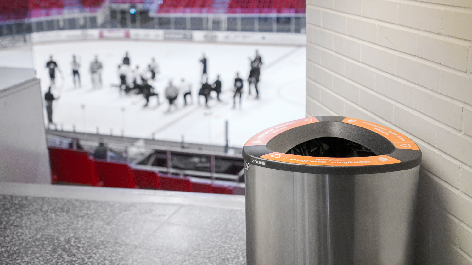 Bermuda 80 -roskis Gatorade Centerissä