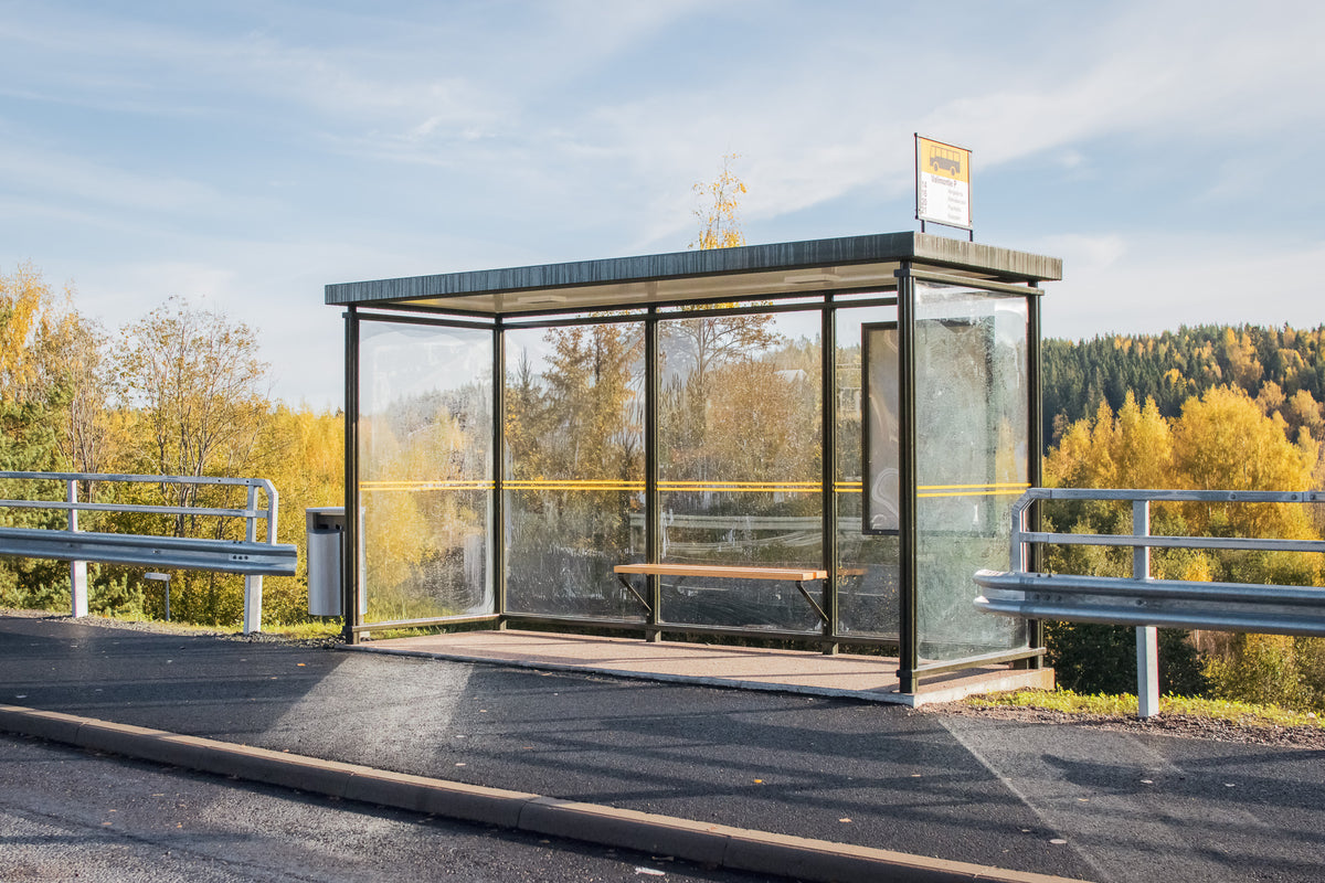 Pysäkkikatos Favorit, pinta-asennus betonilaatalle