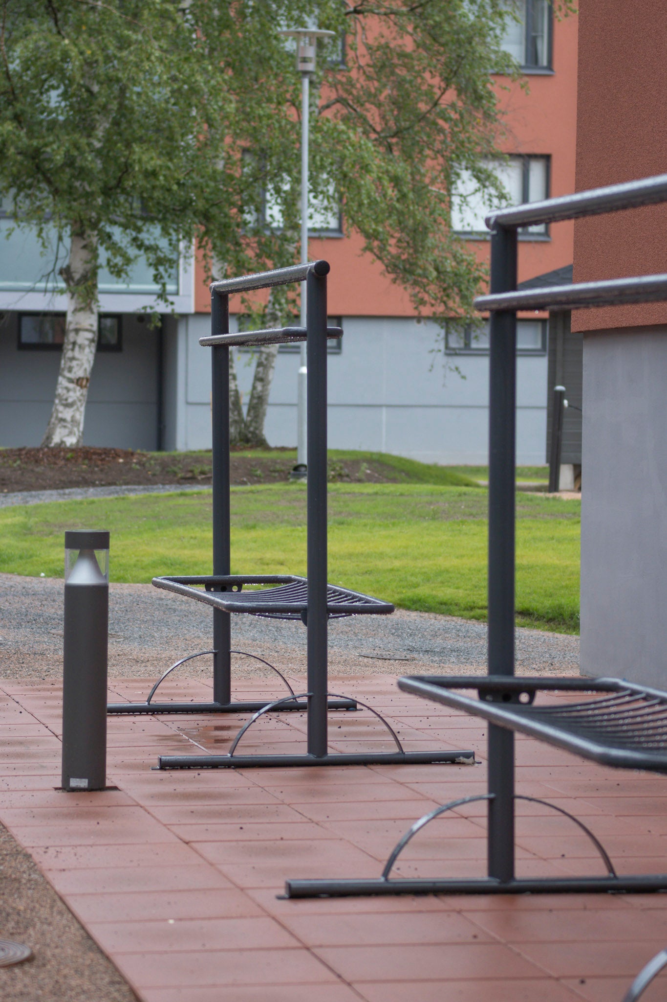 Lehtovuoren Treo-mattotelineet sävyssä RAL 7024