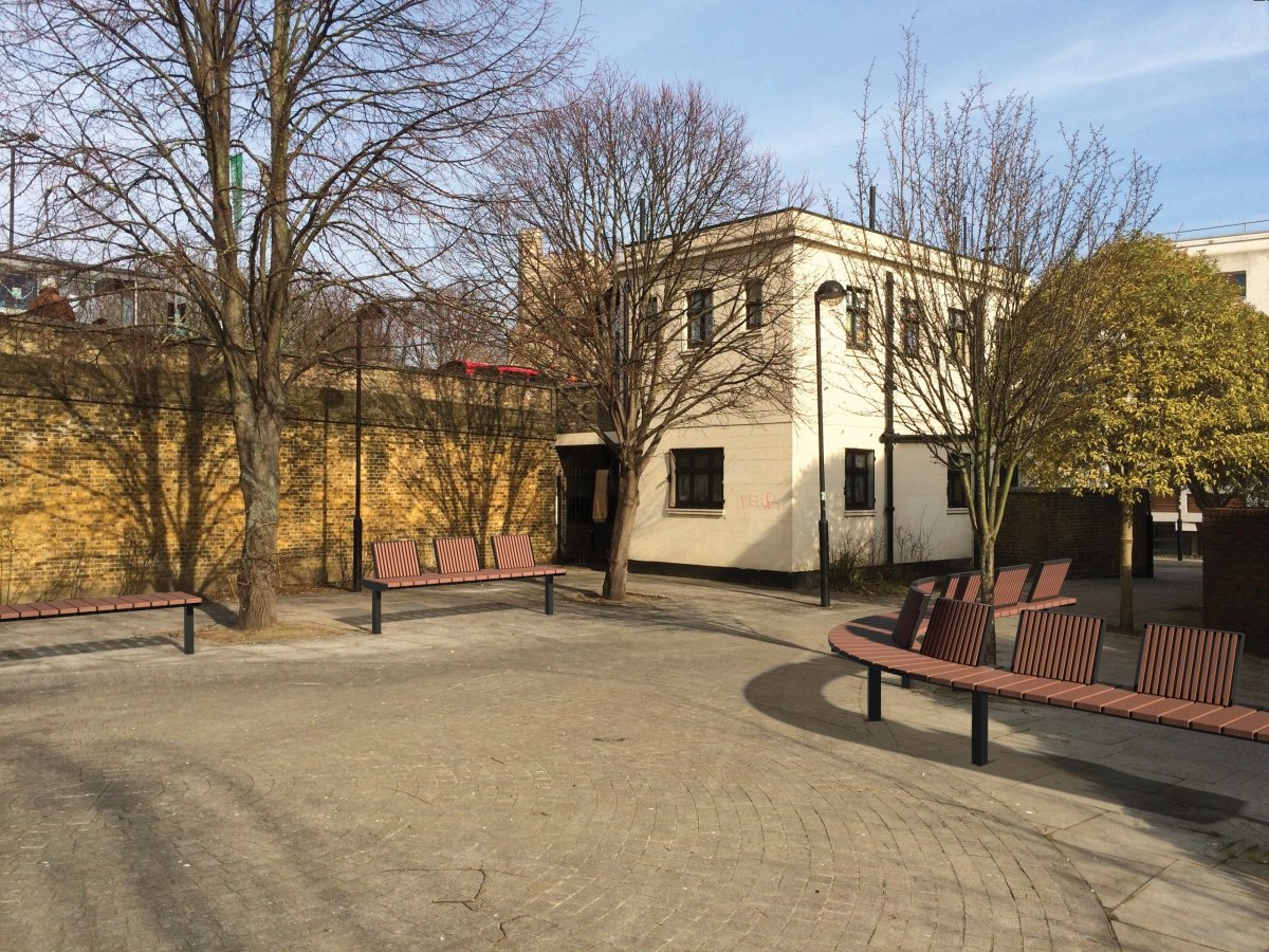 Puistonpenkki Vera Solo LVS331t - Lehtovuori