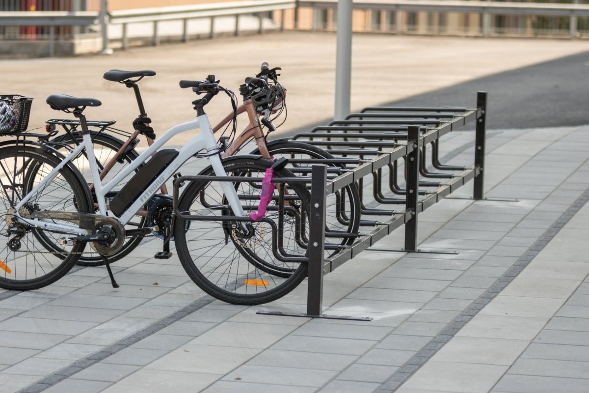 Pyöräteline CubiQ Standard 1 - puol 10pp, välitys 420 mm, pinta - asennus 1000333SPM - jono - pinta - Lehtovuori