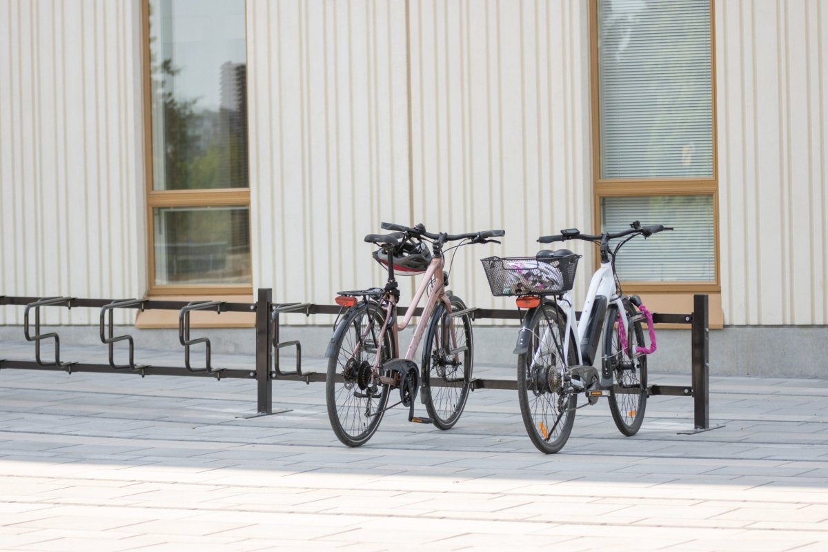 Pyöräteline CubiQ Standard 1 - puol 10pp, välitys 420 mm, pinta - asennus 1000333SPM - jono - pinta - Lehtovuori