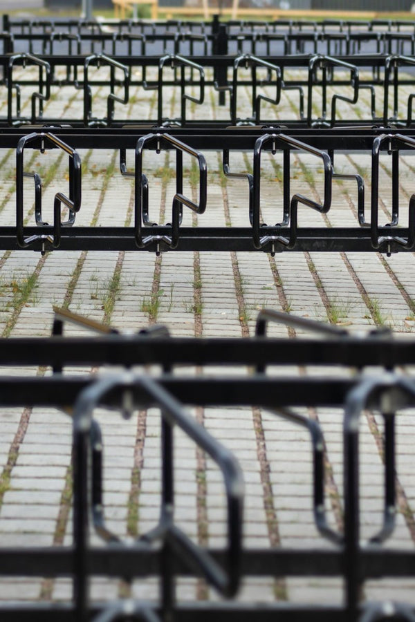 Pyöräteline CubiQ Standard, 2-puol, 12pp, välitys 420 mm, pinta-asennus